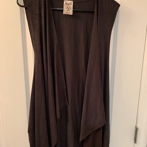 NWOT Black mid-length scalloped vest